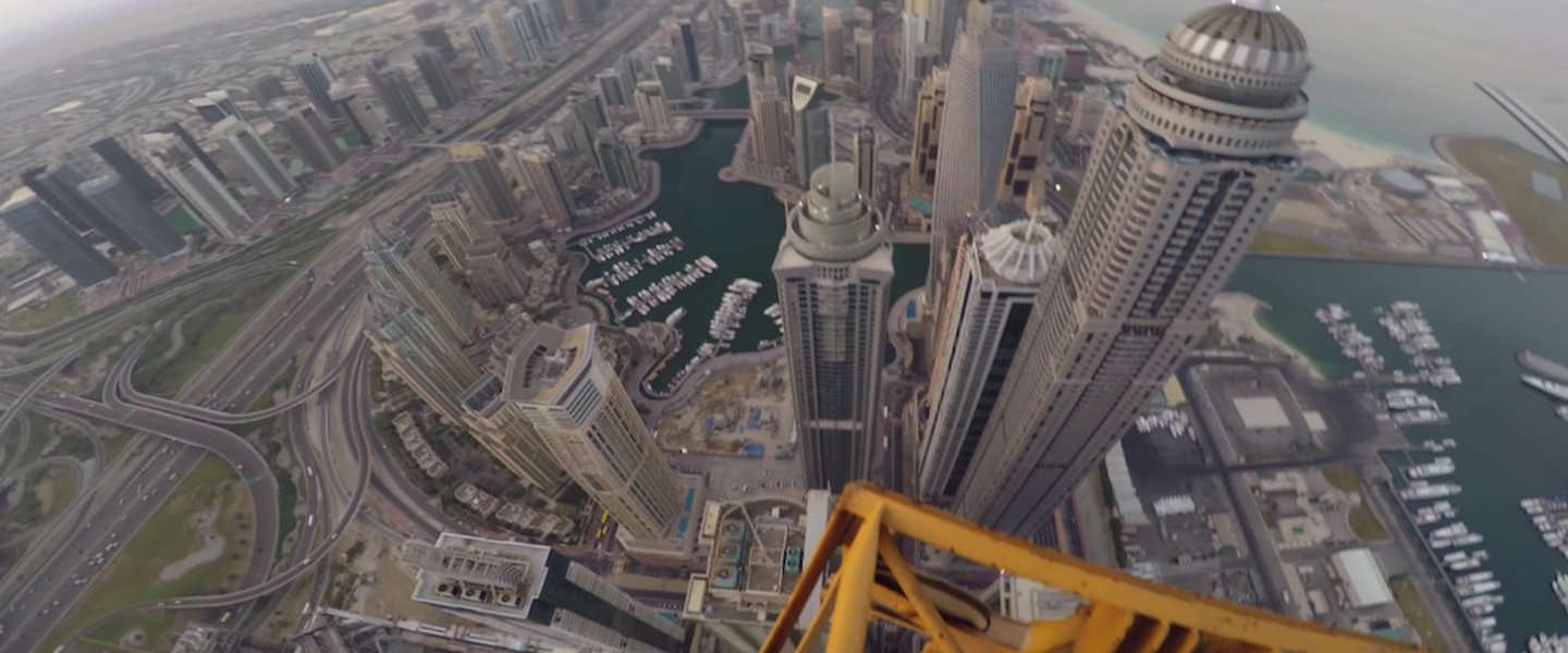 YouTuber James Kingston beklimt een van de hoogste gebouwen ter wereld