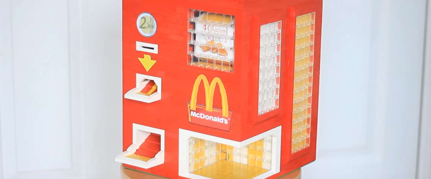 Dit McDonald's Chicken McNugget apparaat is gemaakt van LEGO