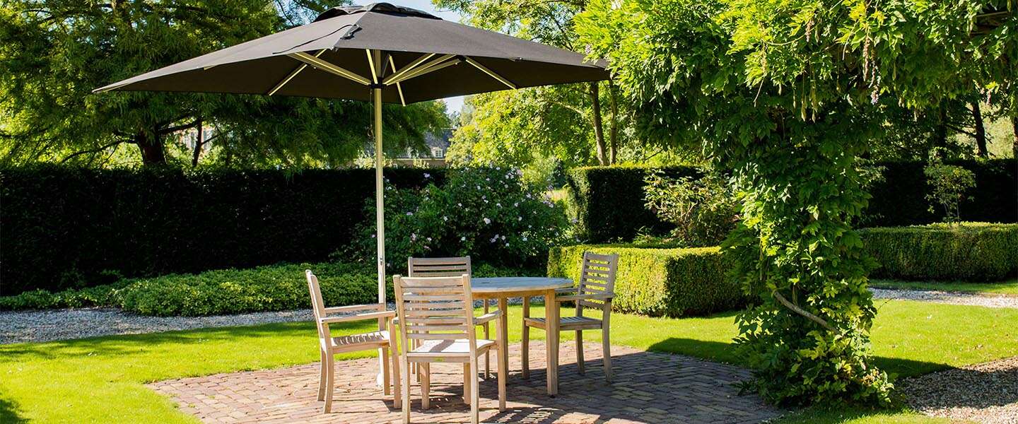 ​Maak je tuin of terras zomerklaar met een mooie parasol