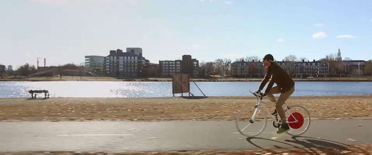 Slim fietswiel maakt snorfiets mooi