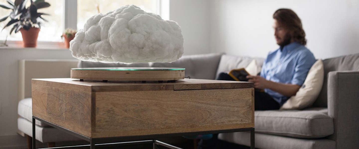 Deze zwevende wolk 'Making Weather' is een speaker en lamp in één!