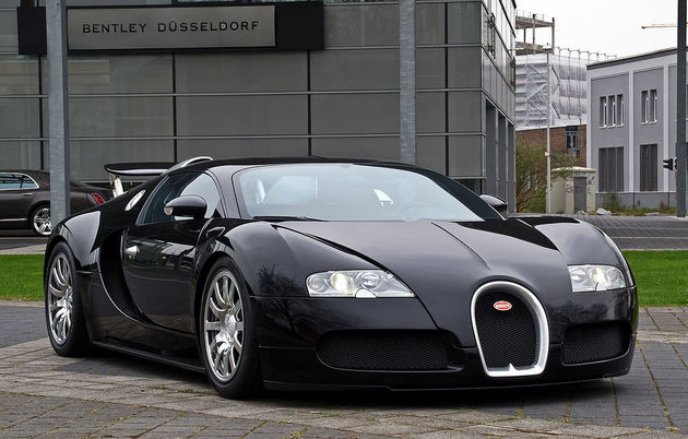 1024px-Bugatti_Veyron_16.4_–_Frontansicht_(1),_5._April_2012,_Düsseldorf