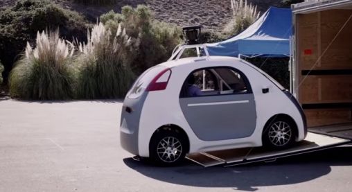 Hit the brakes: Google laat 'burger' zelf-rijdende auto testen!