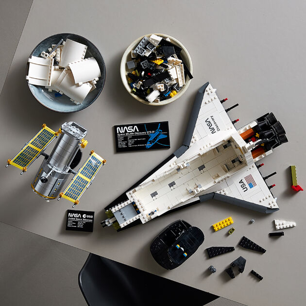 LEGO NASA Space Shuttle Discovery 14
