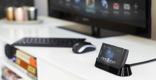 Sony zet met Xperia P en SmartDock in op koppeling met Bravia TV