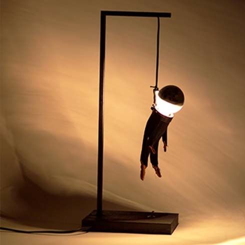 The-Colgao-Table-Lamp-By-Enpieza
