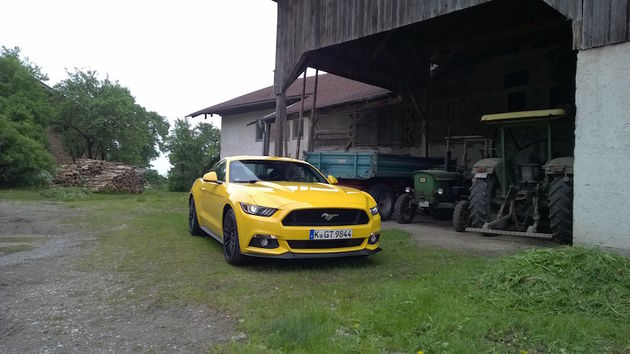 Ford_Mustang_Yellow
