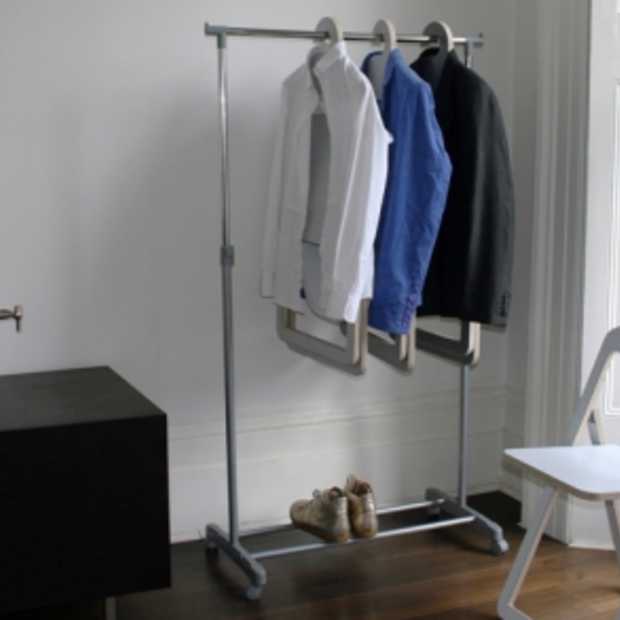 De Hanger Chair: stoel & kledinghanger in één