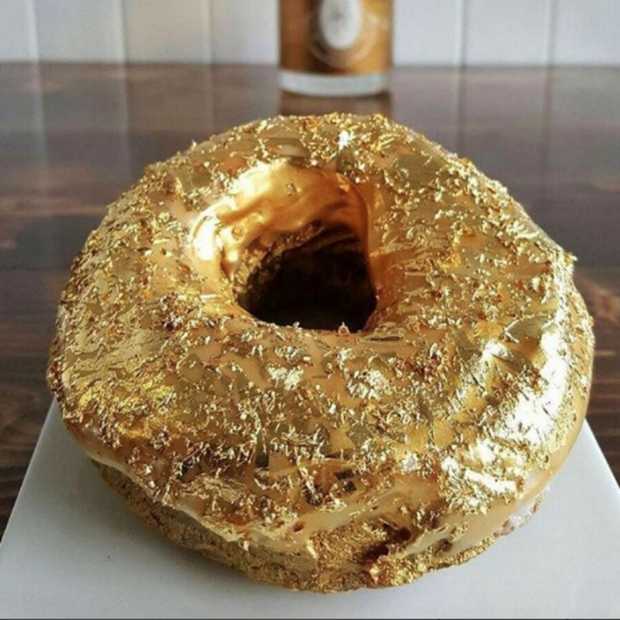 Deze donut is bedekt met goud en kost 100 dollar!