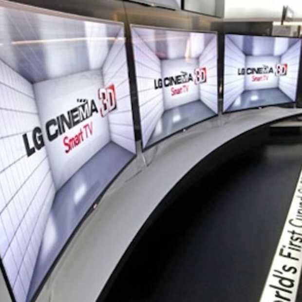 Primeur: LG onthult eerste OLED met gebogen scherm