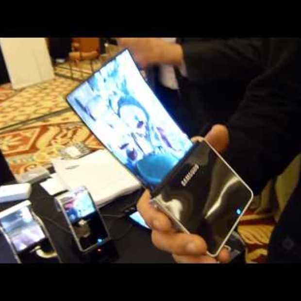 Samsung Flexible OLED display Hands-on 