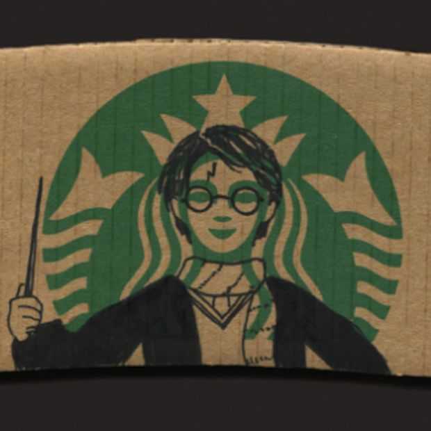 Zien! Wat deze tekenaars met het Starbucks logo doen!
