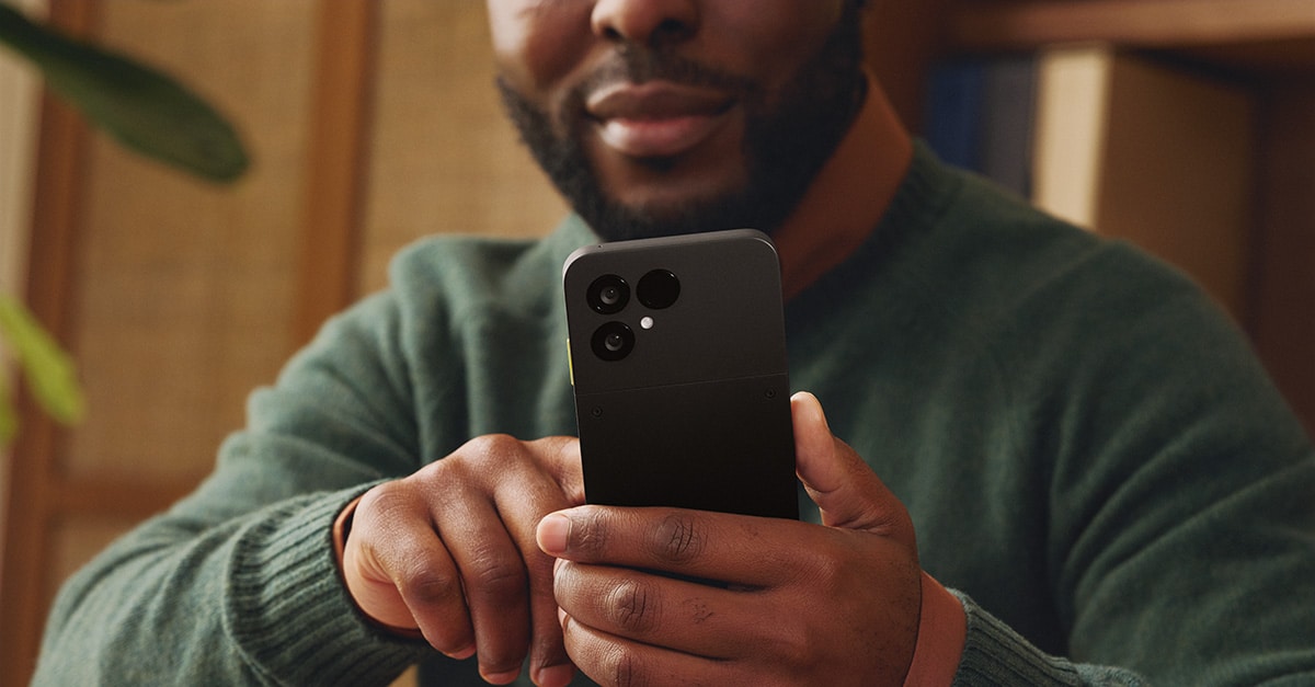 man with fairphone gen 6