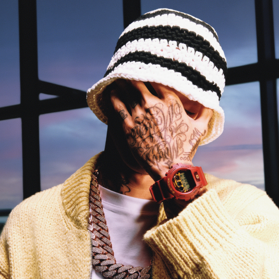 Central Cee met de G-SHOCK 6900