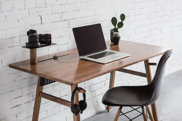 Artifox_Desk-02_Walnut_05