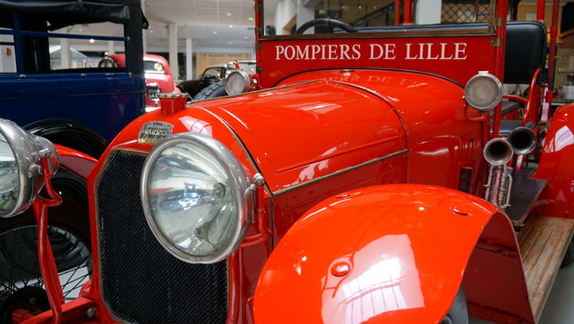 Peugeot`s in alle soorten en maten waaronder deze brandweerauto