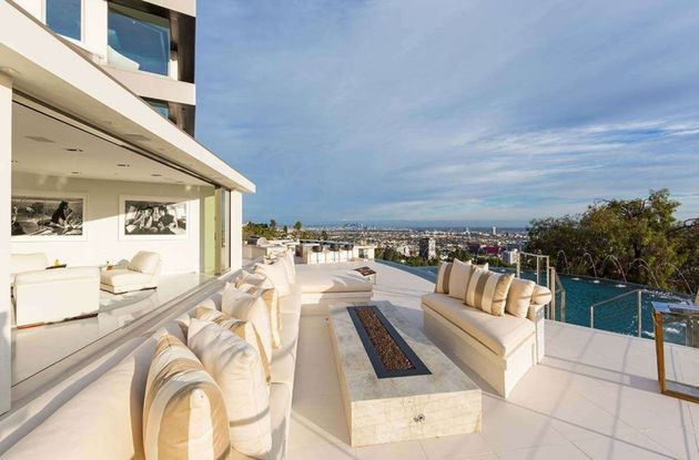 Moderne-Mansion-Hollywood-4