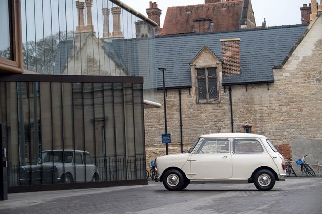 P90331426_highRes_1959-morris-mini-min (1)