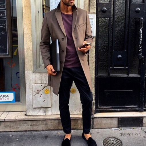 Dit lange model is perfect voor de herst. Draag hem op over een donkere broek en voila!